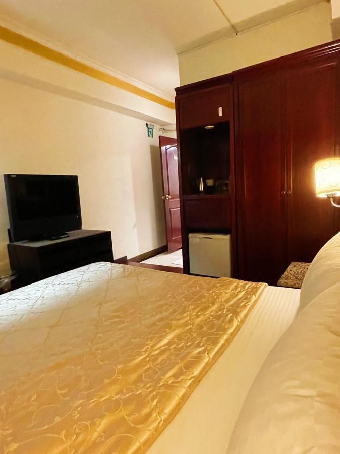 Family Hotel - Linsen Tainan Dış mekan fotoğraf