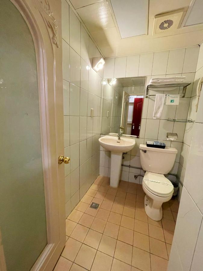 Family Hotel - Linsen Tainan Dış mekan fotoğraf