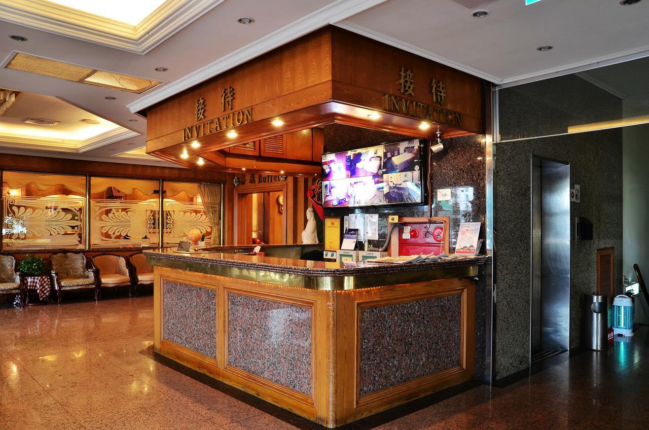 Family Hotel - Linsen Tainan Dış mekan fotoğraf