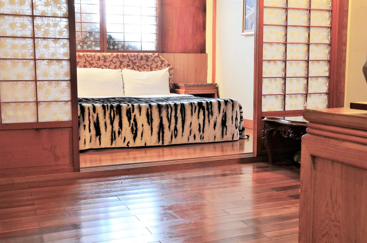 Family Hotel - Linsen Tainan Dış mekan fotoğraf