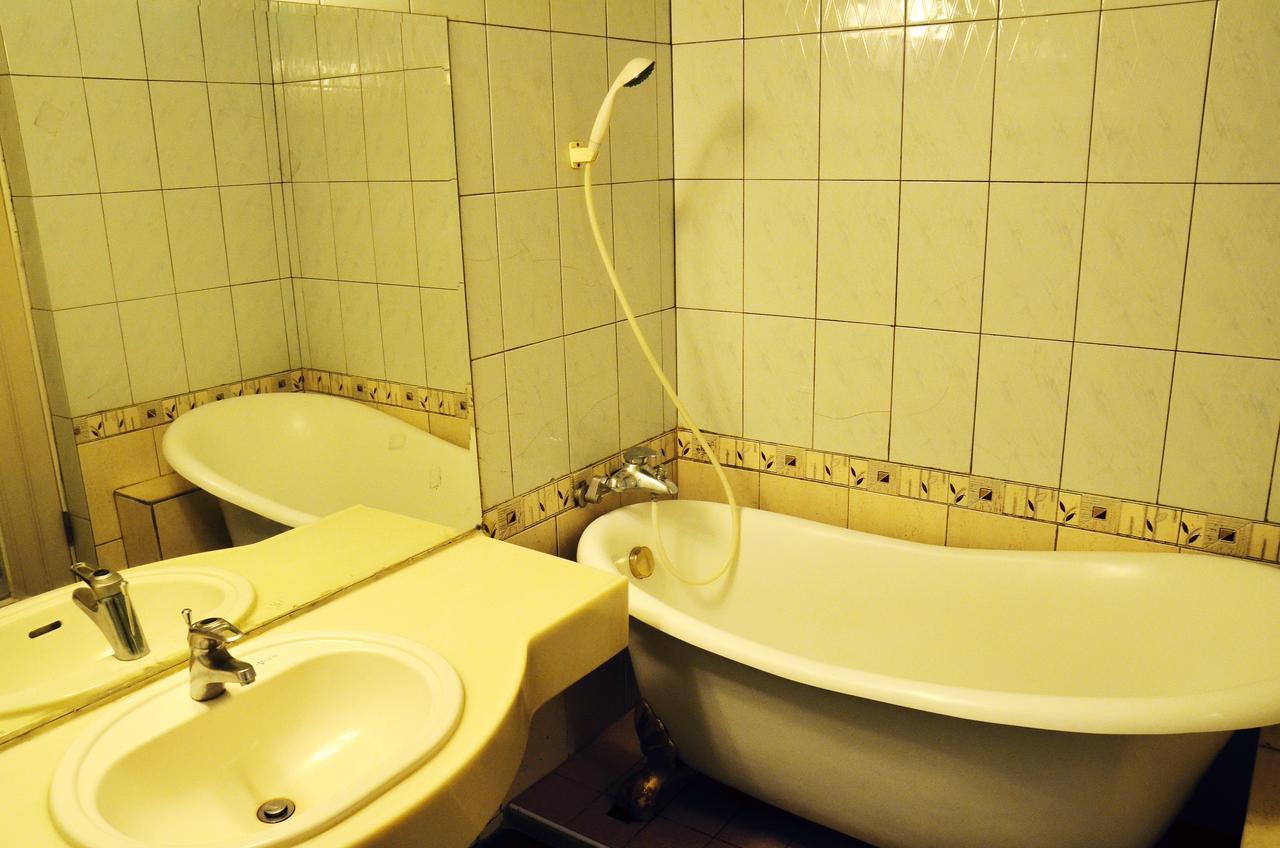 Family Hotel - Linsen Tainan Dış mekan fotoğraf