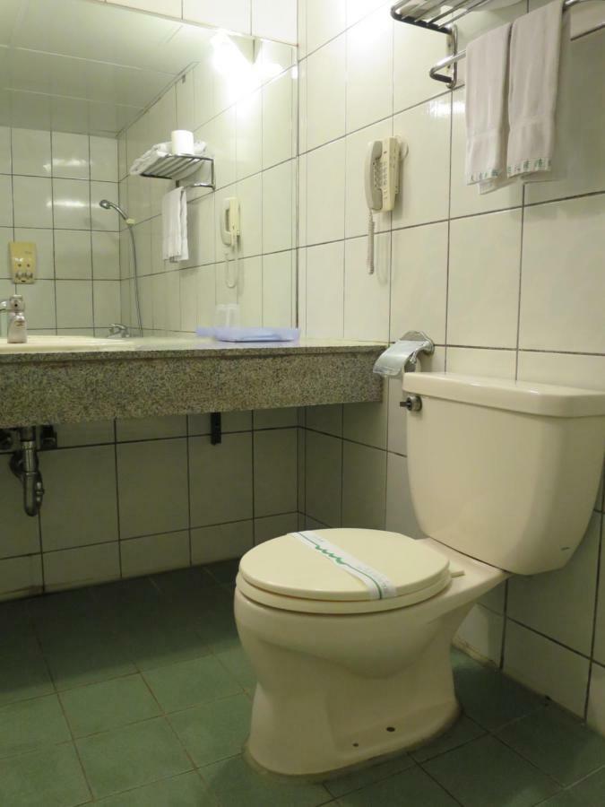 Family Hotel - Linsen Tainan Dış mekan fotoğraf